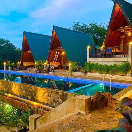 Sundown Lake Hotel & Spa Habarana Exterior photo