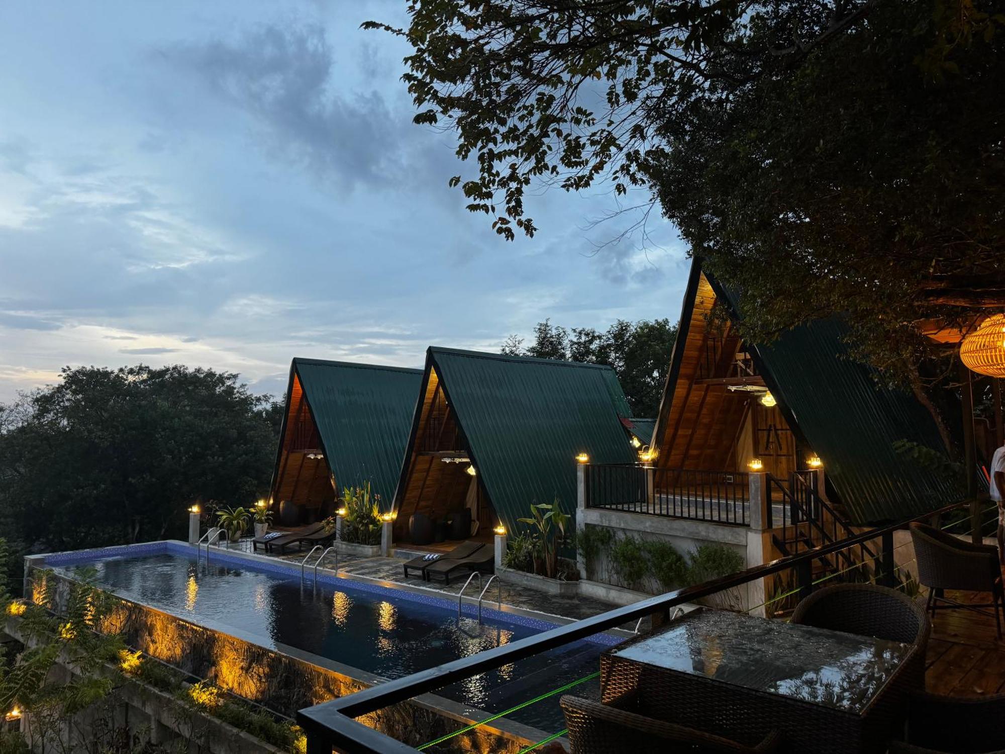 Sundown Lake Hotel & Spa Habarana Exterior photo